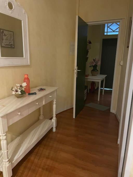 Studio N•2 Avec Patio En Plein Coeur De La Ville บาญเญอ-เดอ-บีกอร์ ภายนอก รูปภาพ