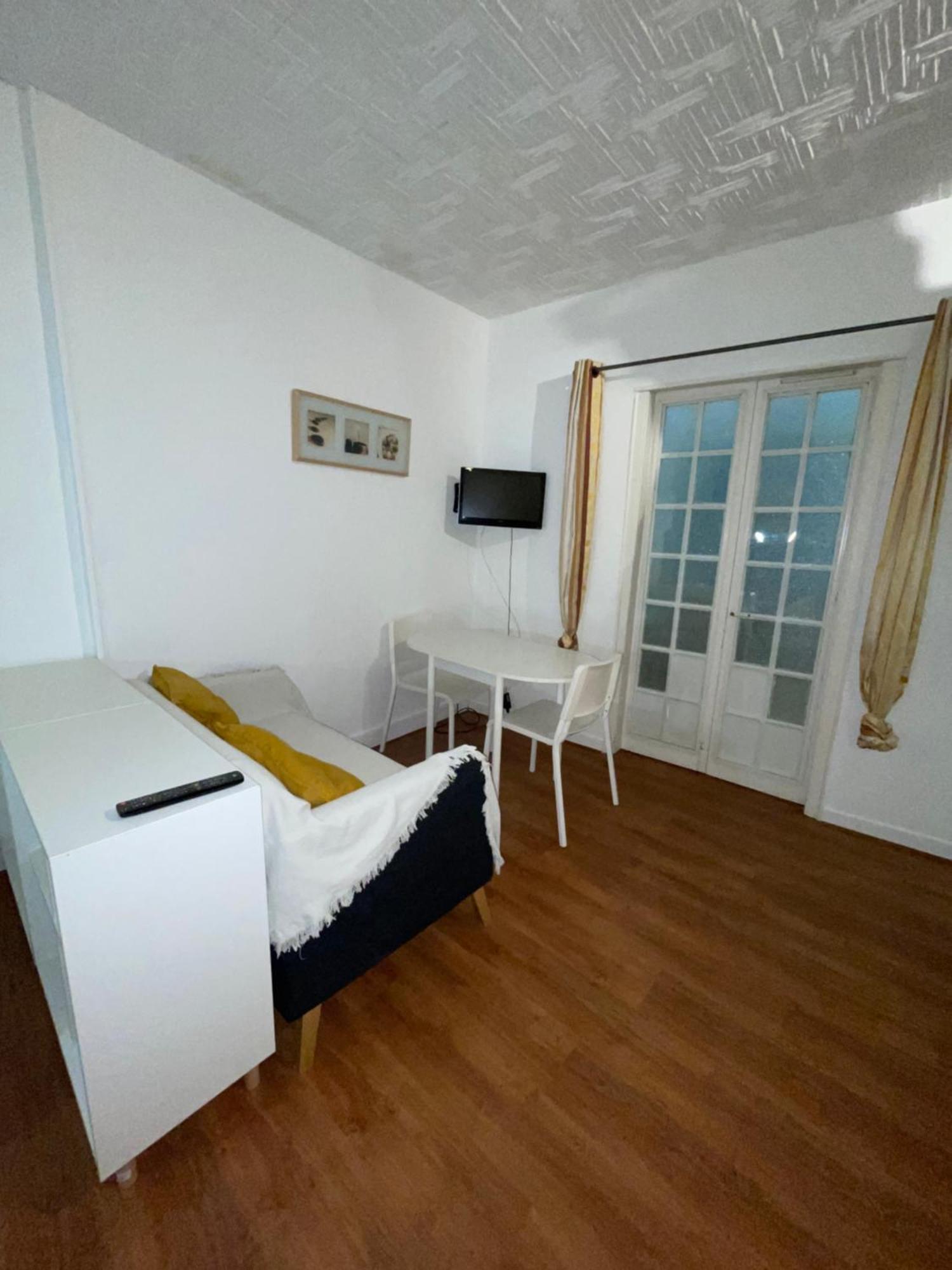 Studio N•2 Avec Patio En Plein Coeur De La Ville บาญเญอ-เดอ-บีกอร์ ภายนอก รูปภาพ